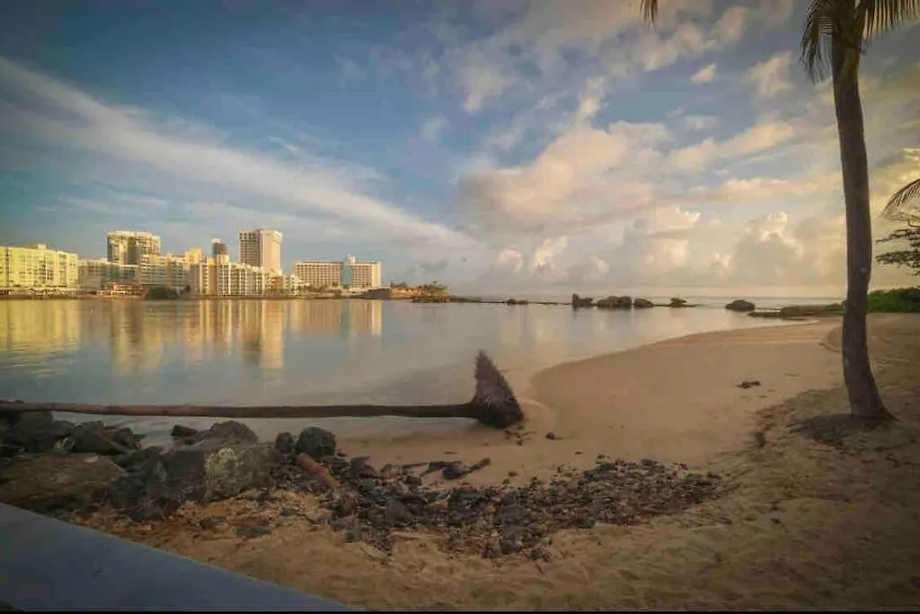 Alanis Condado Beach Apartment / 1 Minute Walking San Juan 0*,  Portoryko